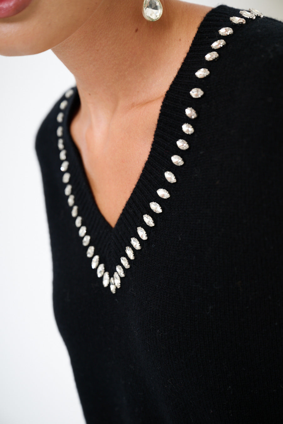 Vittoria V-neck Crystal Detail Cashmere-blend Sweater - one size