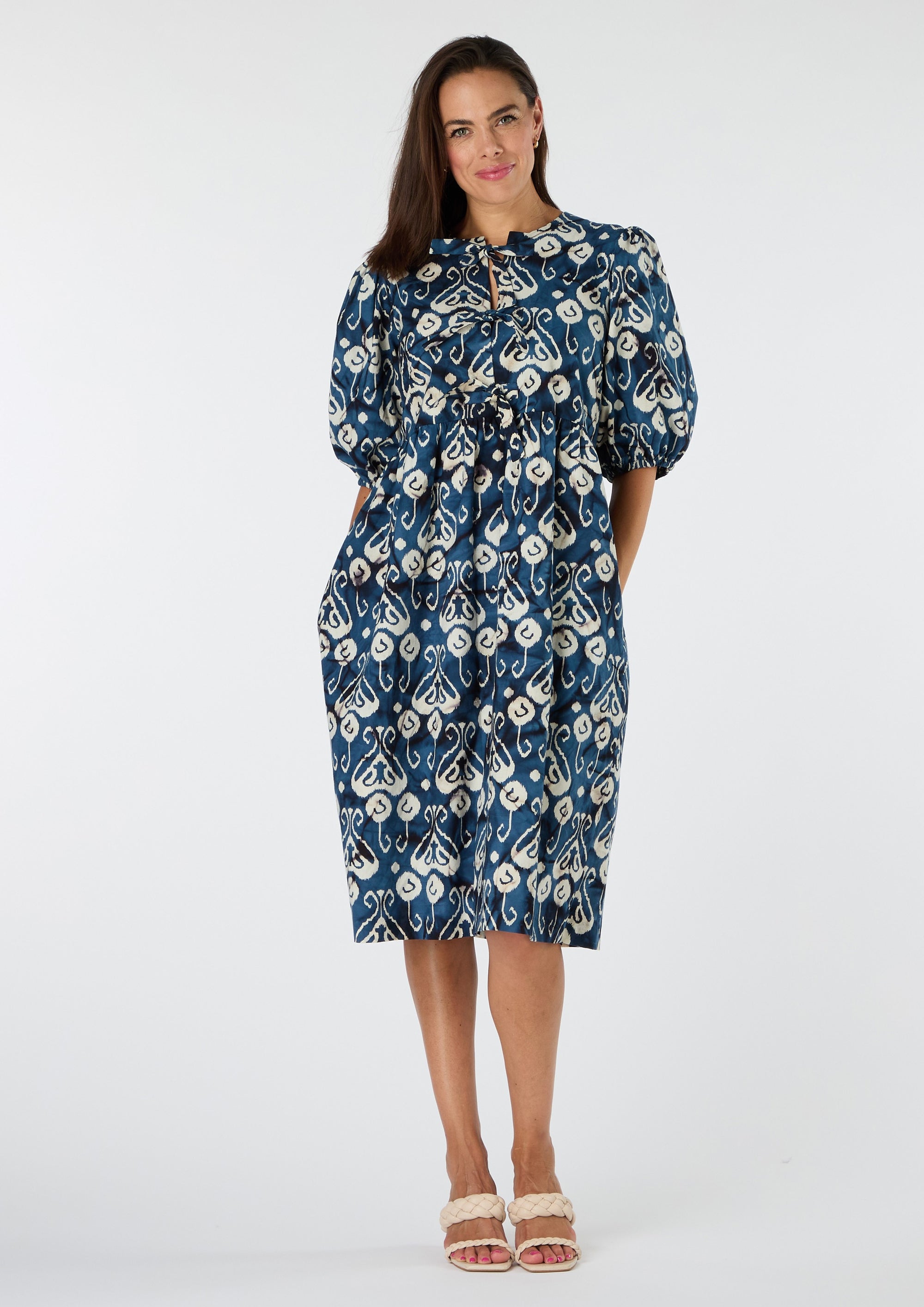Flo Dress with Bow Details - size 10